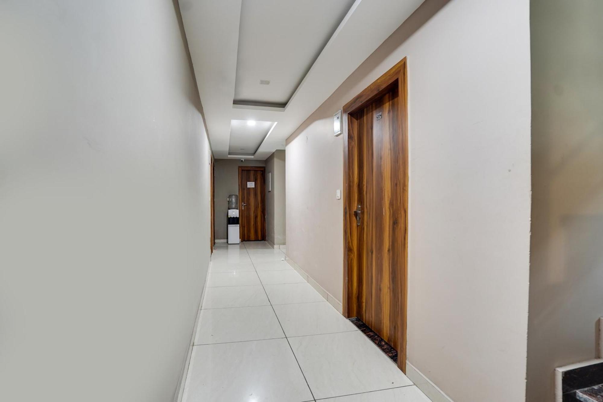 Super Townhouse Tapovan Экстерьер фото