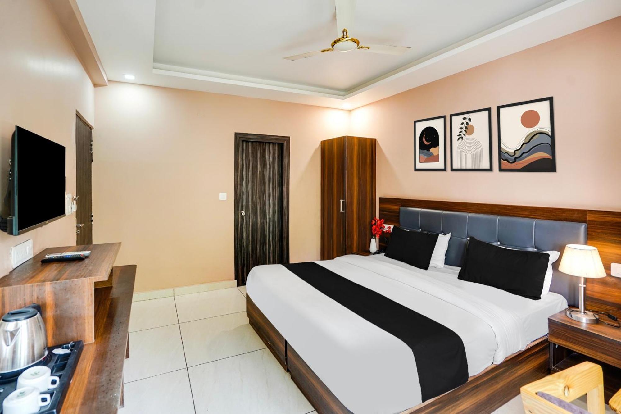 Super Townhouse Tapovan Экстерьер фото